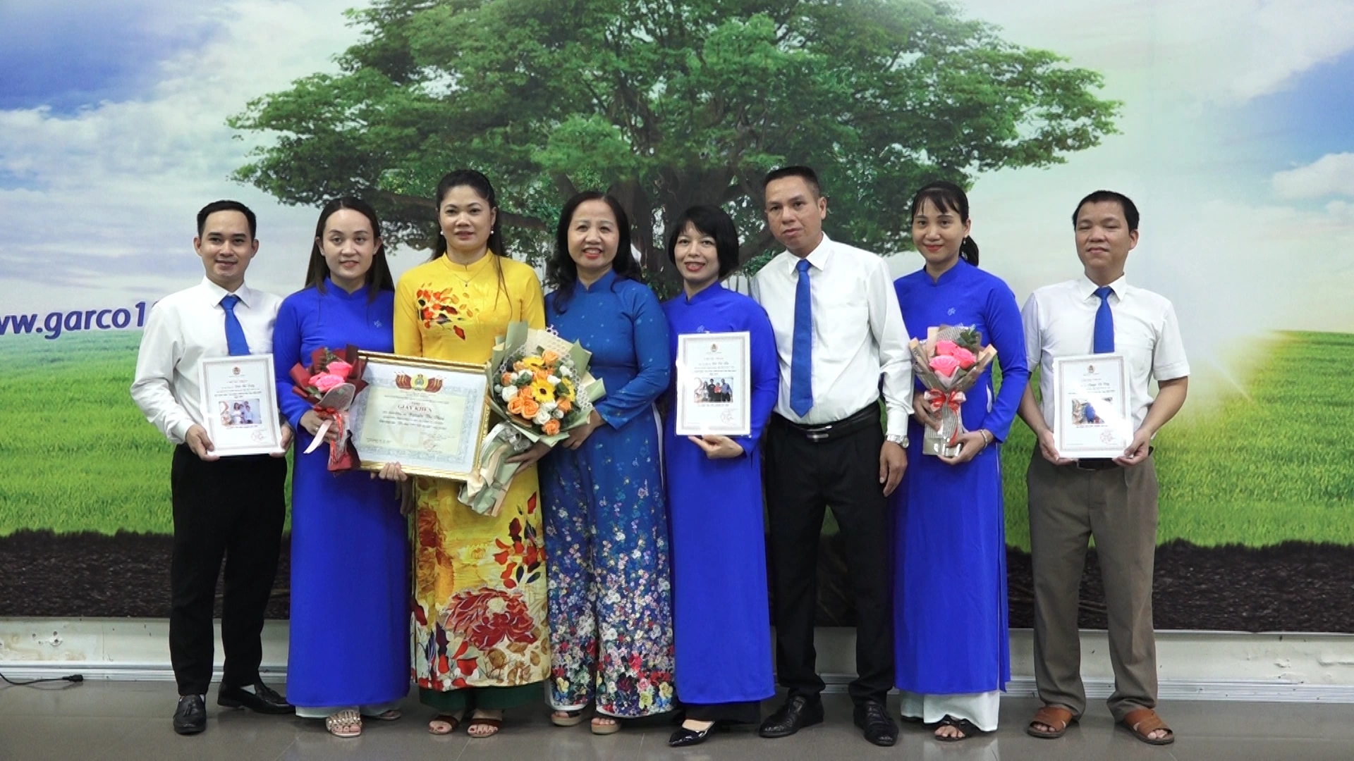 Biểu dương những gia đình công nhân lao động tiêu biểu năm 2022 nhân ngày Gia đình Việt Nam 28/6