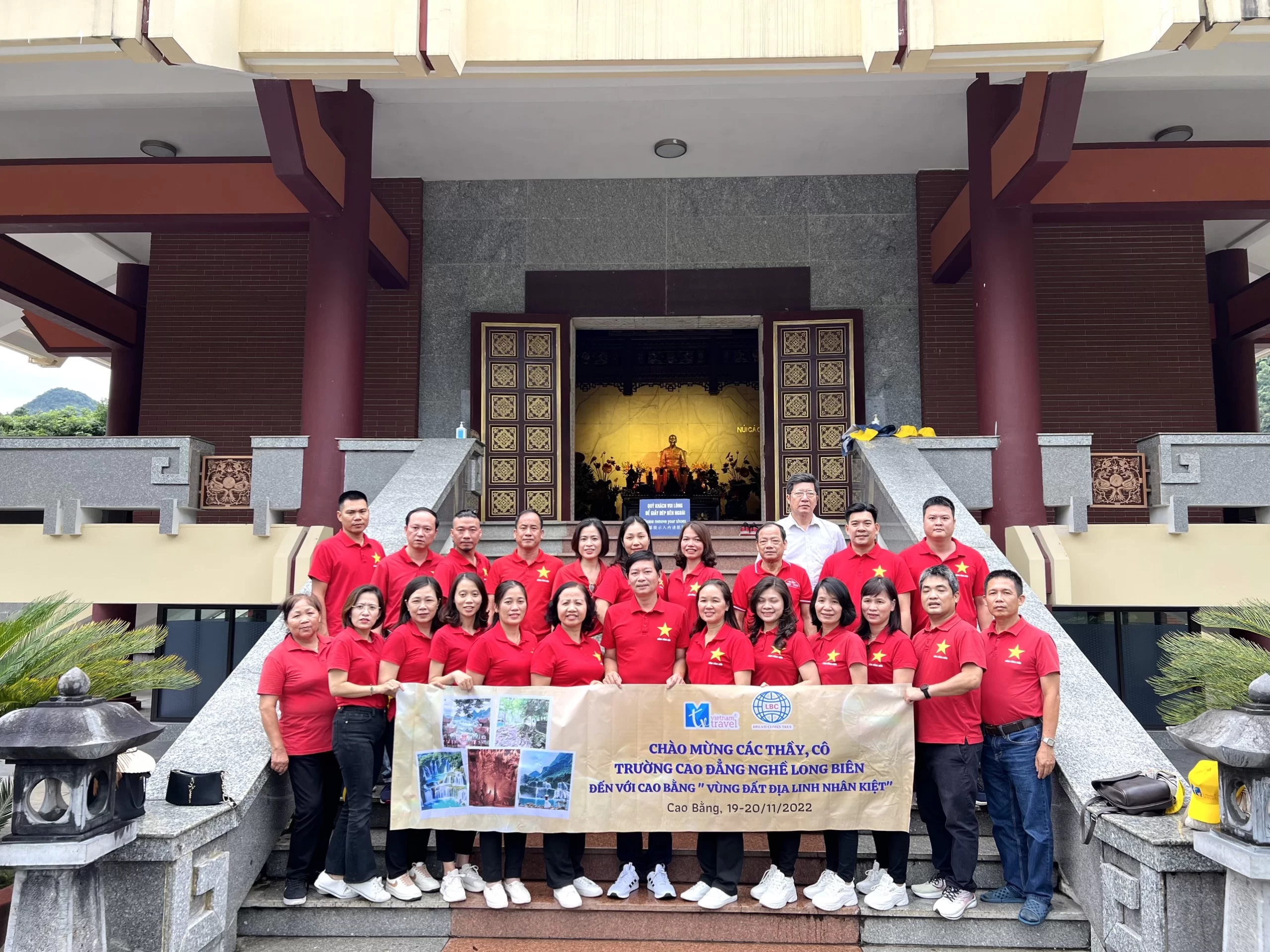 CBGVNV khối Trường, thuộc TCT May 10 thăm quan học tập nhân dịp kỷ niệm ngày Nhà giáo Việt Nam 20/11