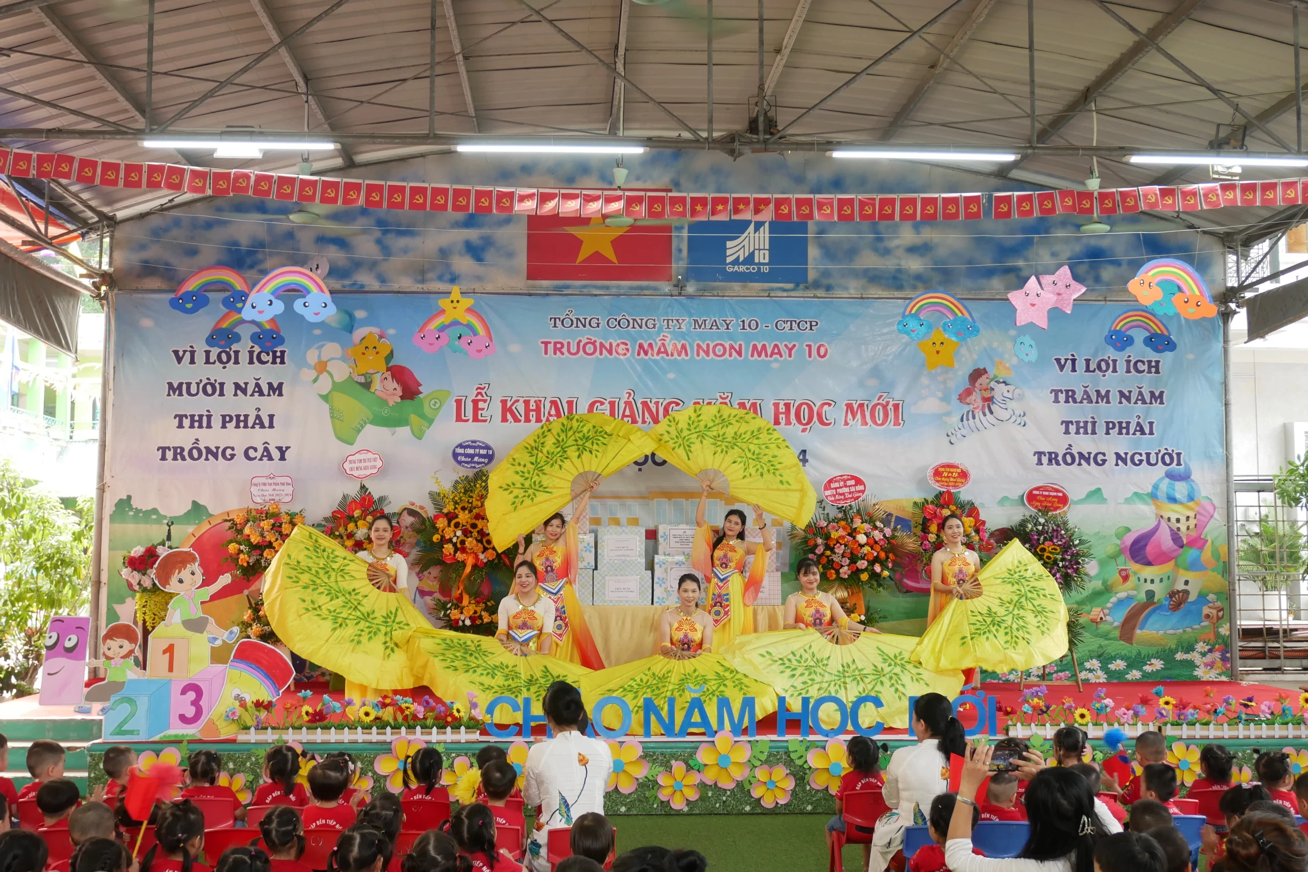 Ngày hội đến trường của bé trường Mầm non May 10