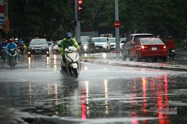 Miền Bắc đón gió mùa, cả nước có mưa dịp nghỉ lễ 30/4-1/5
