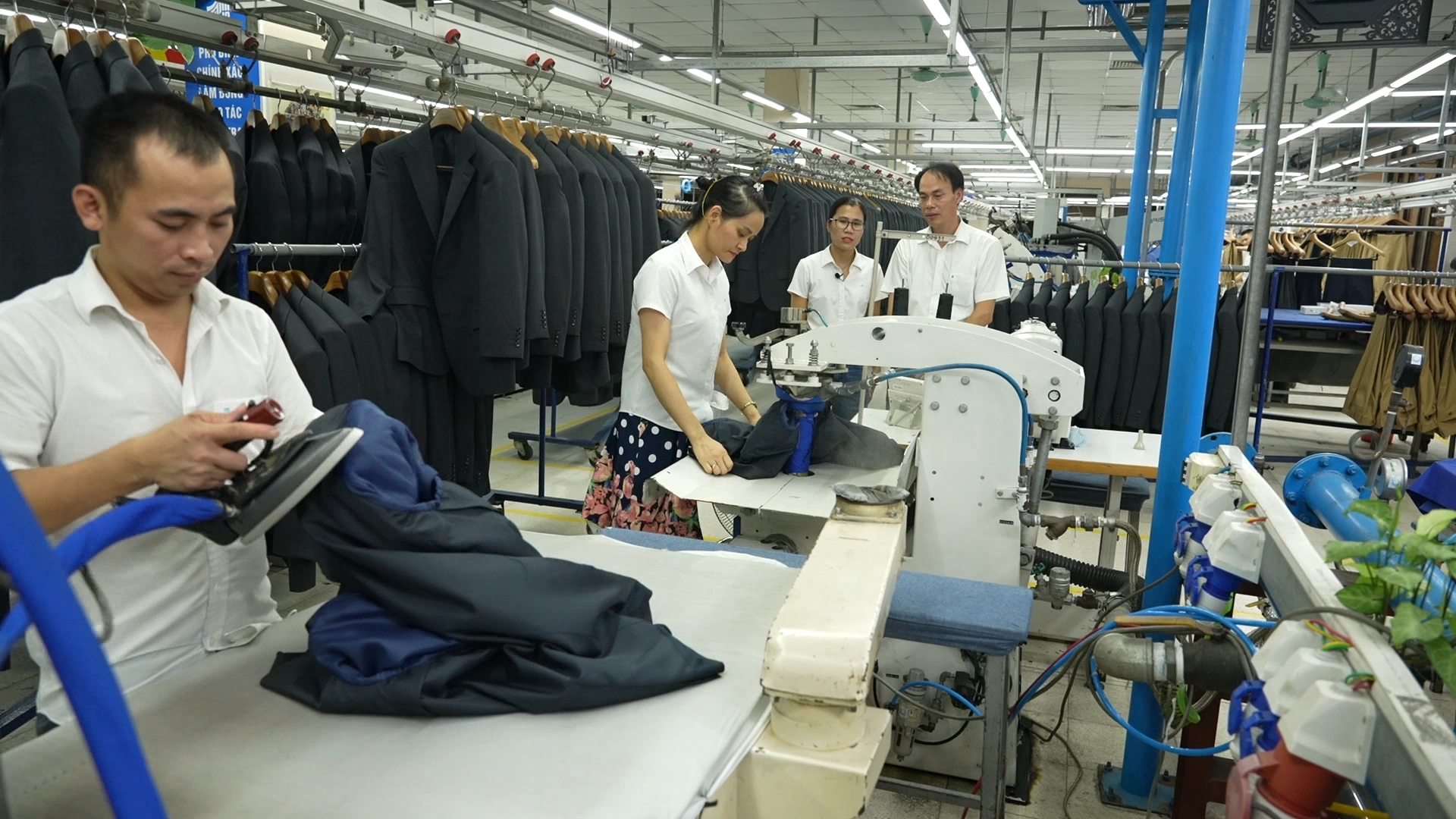 Bí quyết nâng cao năng suất, chất lượng từ công nhân Xí nghiệp Veston