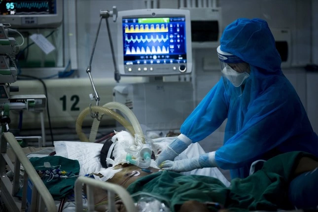 Tăng số ca mắc COVID-19, bệnh nhân nặng và tử vong