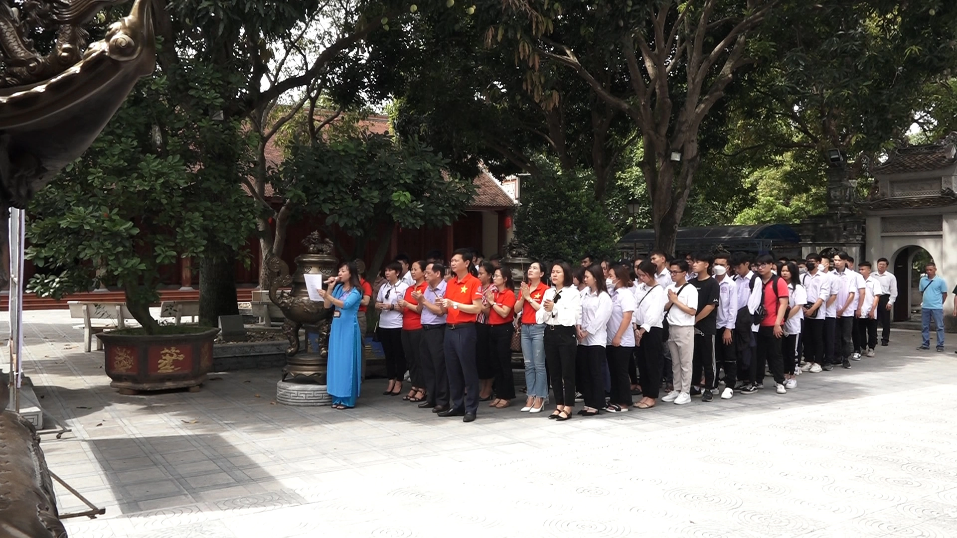 Trường Cao đẳng nghề Long Biên tổ chức lễ Dâng hương tại Đền Đô – Bắc Ninh