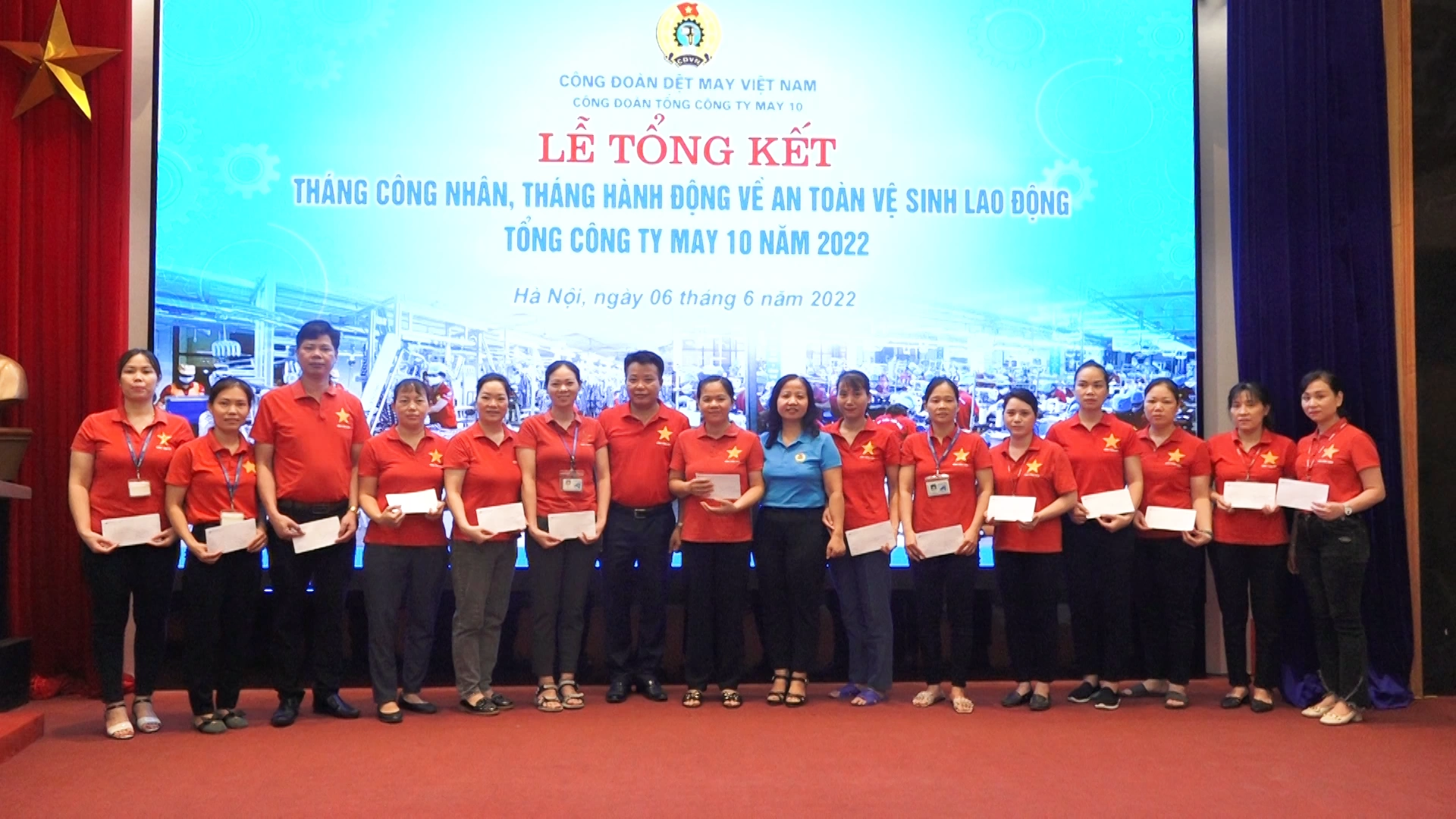 Tôn vinh người lao động tiêu biểu tháng công nhân