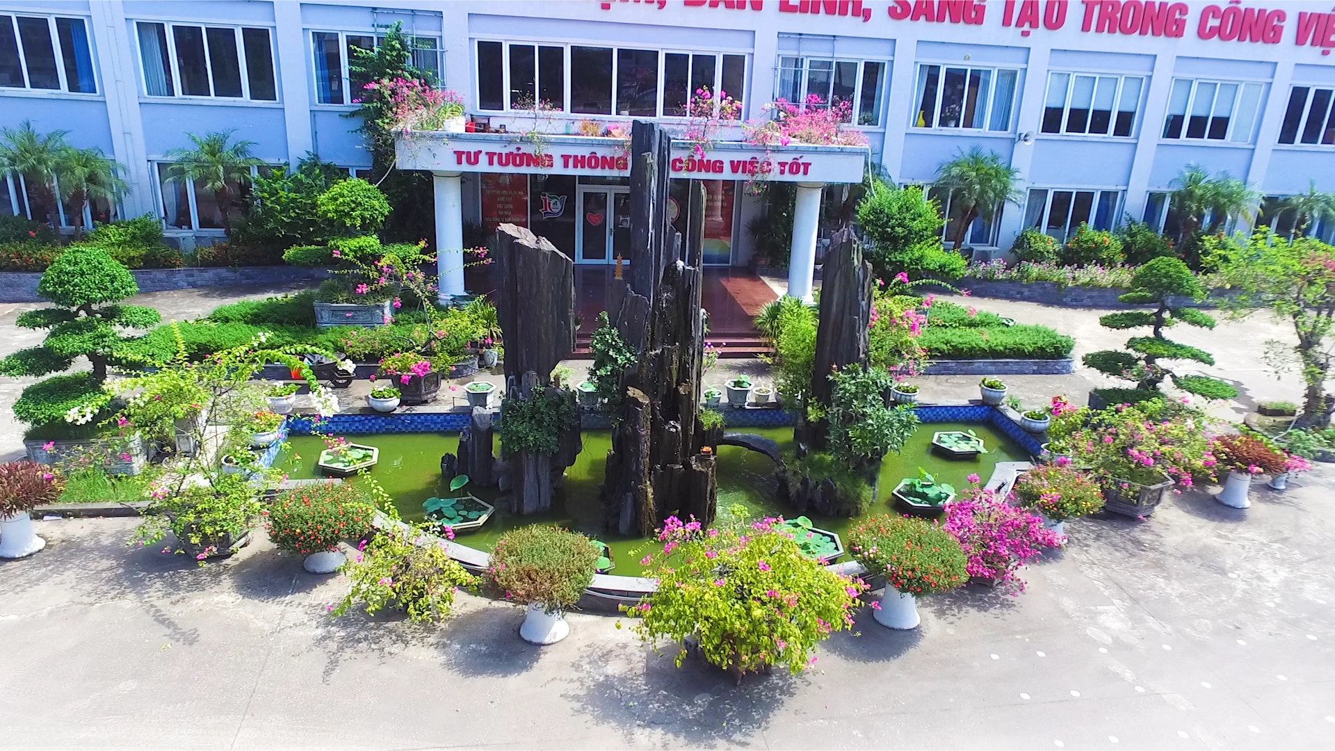 Nhà máy xanh tạo nên những người lao động hạnh phúc
