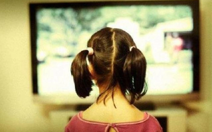 Bé gái mắc bệnh tâm lý vì cha mẹ ít quan tâm, thiếu sự đồng hành