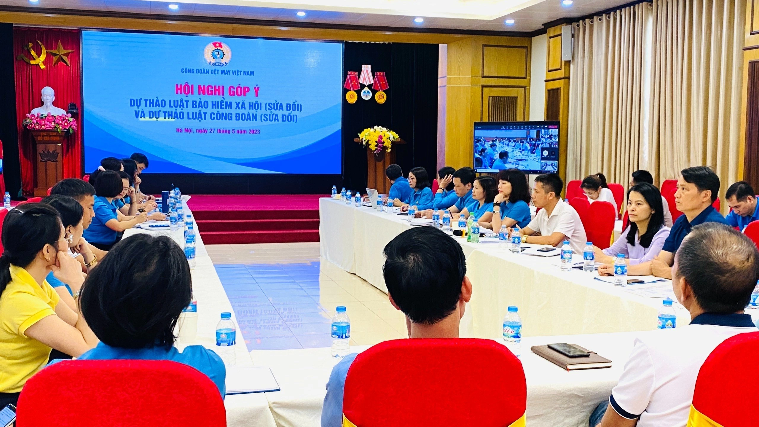 Đoàn cán bộ May 10 tham gia Hội nghị và khóa huấn luyện do Công đoàn DMVN tổ chức