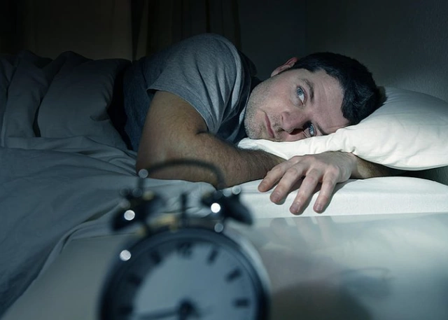 Mắc rối loạn giấc ngủ vì “ngủ ngày cày đêm”, nhiều bạn trẻ vẫn không hay biết