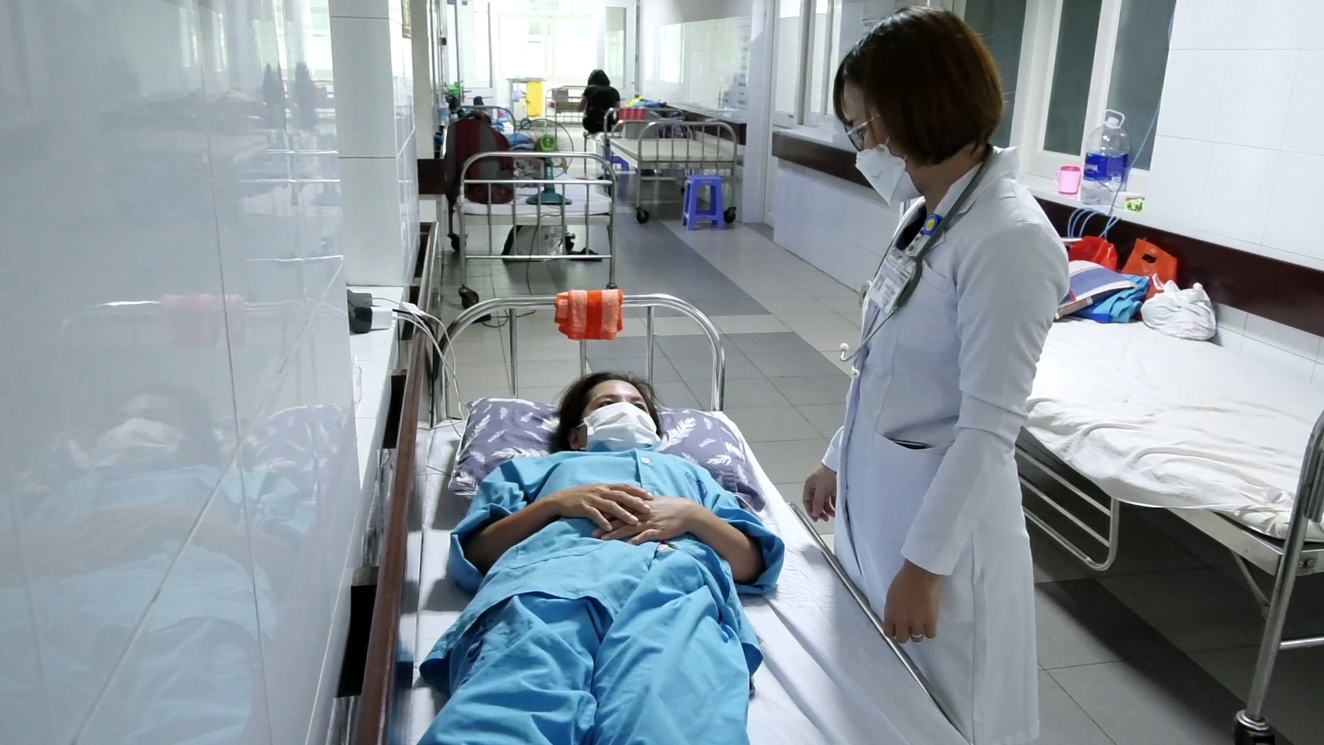Hơn 2.000 ca mắc trong một tuần, dịch sốt xuất huyết vẫn nóng nhất Hà Nội