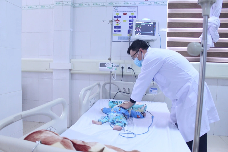 Cảnh báo ngộ độc thuốc nhỏ mũi Naphazolin ở trẻ nhỏ