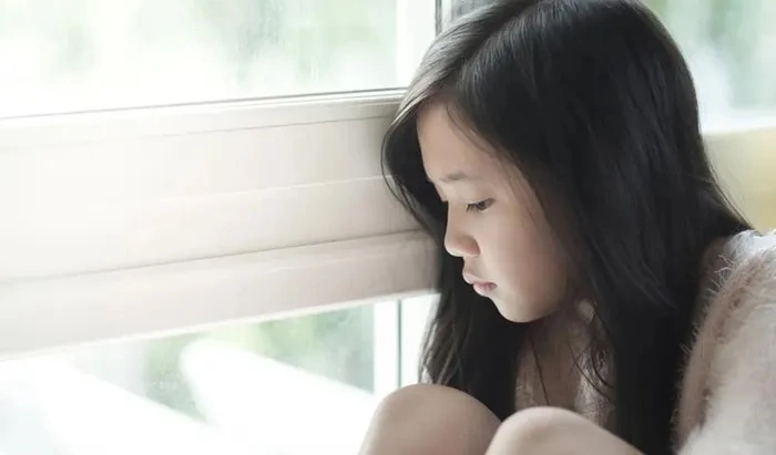 Dấu hiệu trầm cảm ở trẻ cha mẹ rất dễ bỏ qua