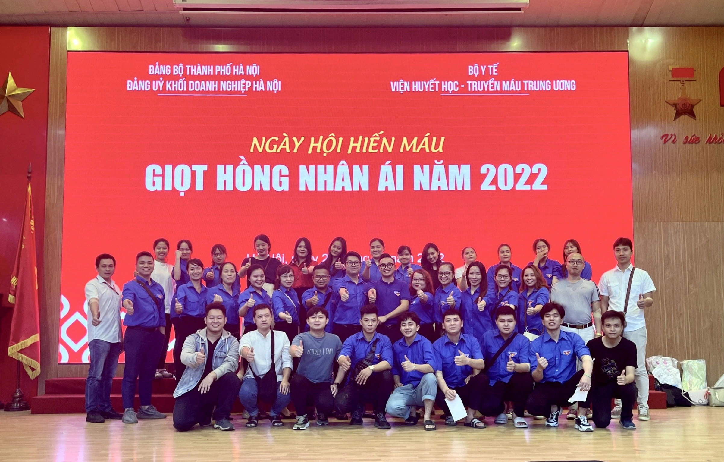 Đoàn viên thanh niên May 10 tham gia hiến máu tình nguyện năm 2022