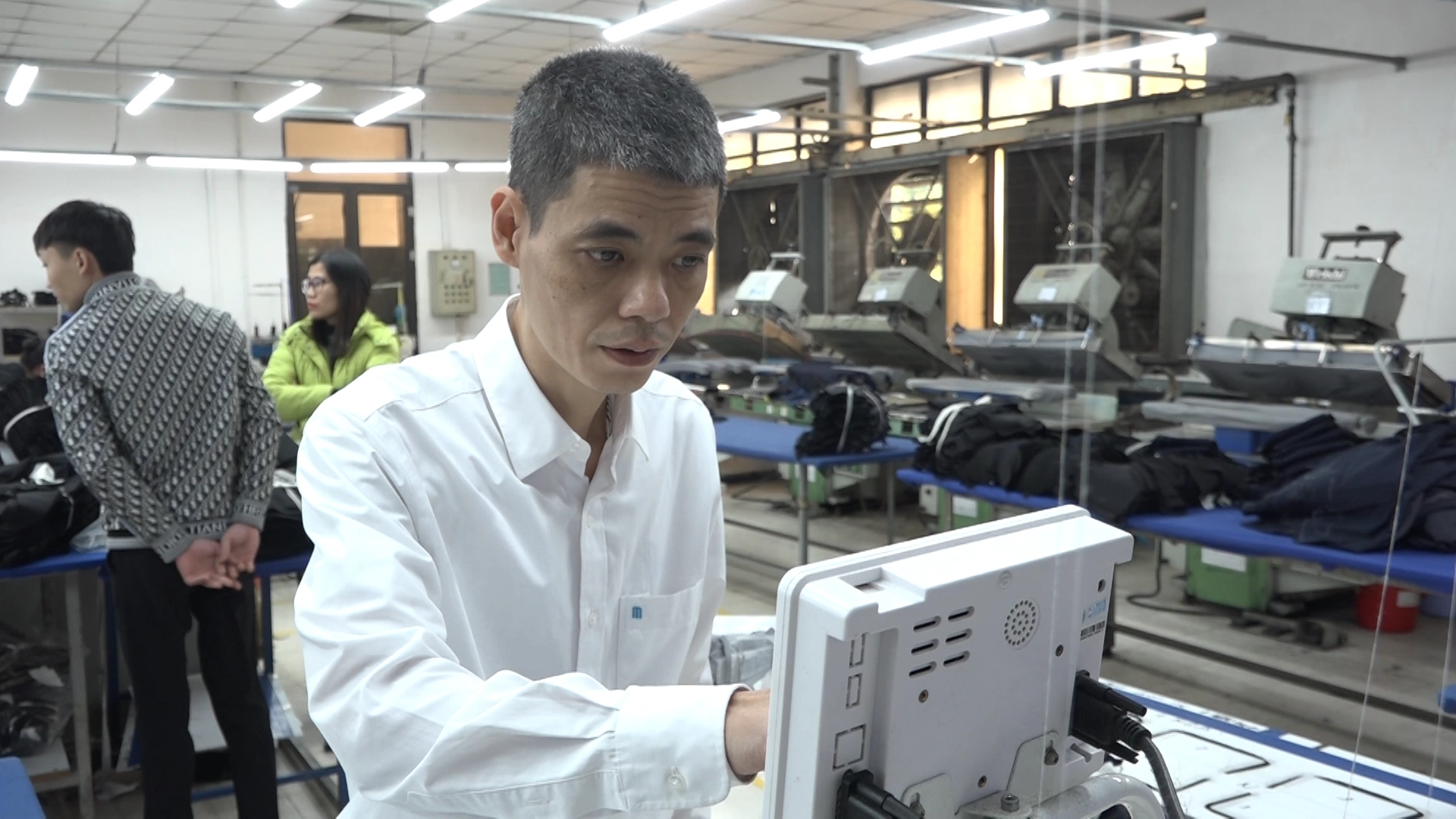 “May 10 cho tôi công việc và cả một gia đình”