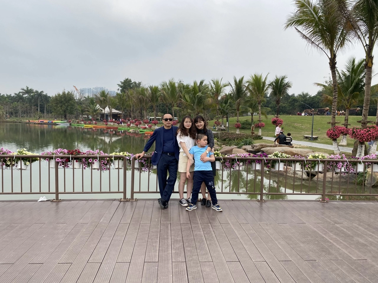 Cô gái 02 lần đạt bàn tay vàng thi sơ mi ngành mayvinh dự nhận giải thưởng Nguyễn Thị Sen