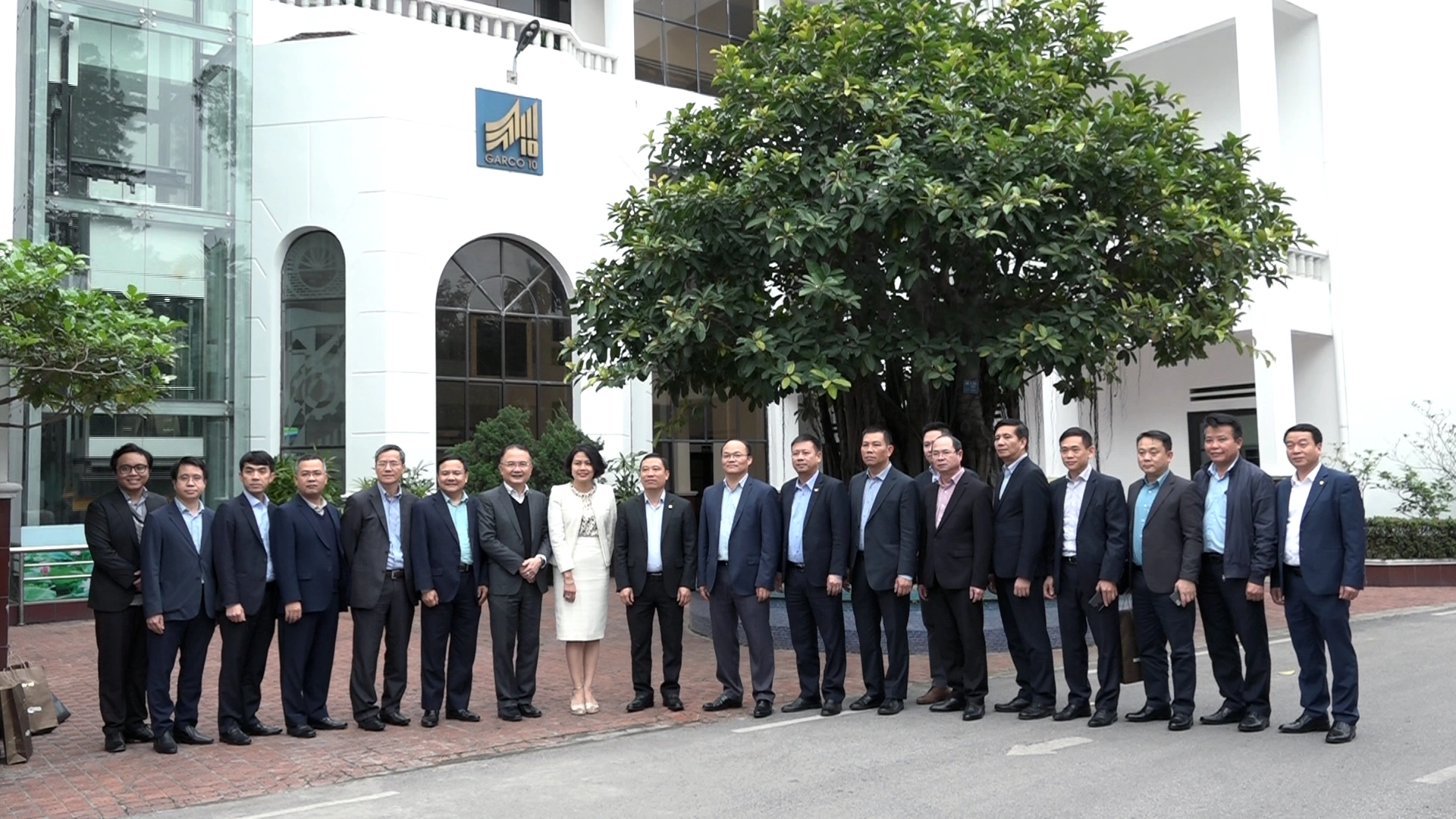 TRƯỞNG CƠ QUAN ĐẠI DIỆN NGOẠI GIAO VIỆT NAM Ở NƯỚC NGOÀI THĂM VÀ LÀM VIỆC TẠI TCT MAY 10
