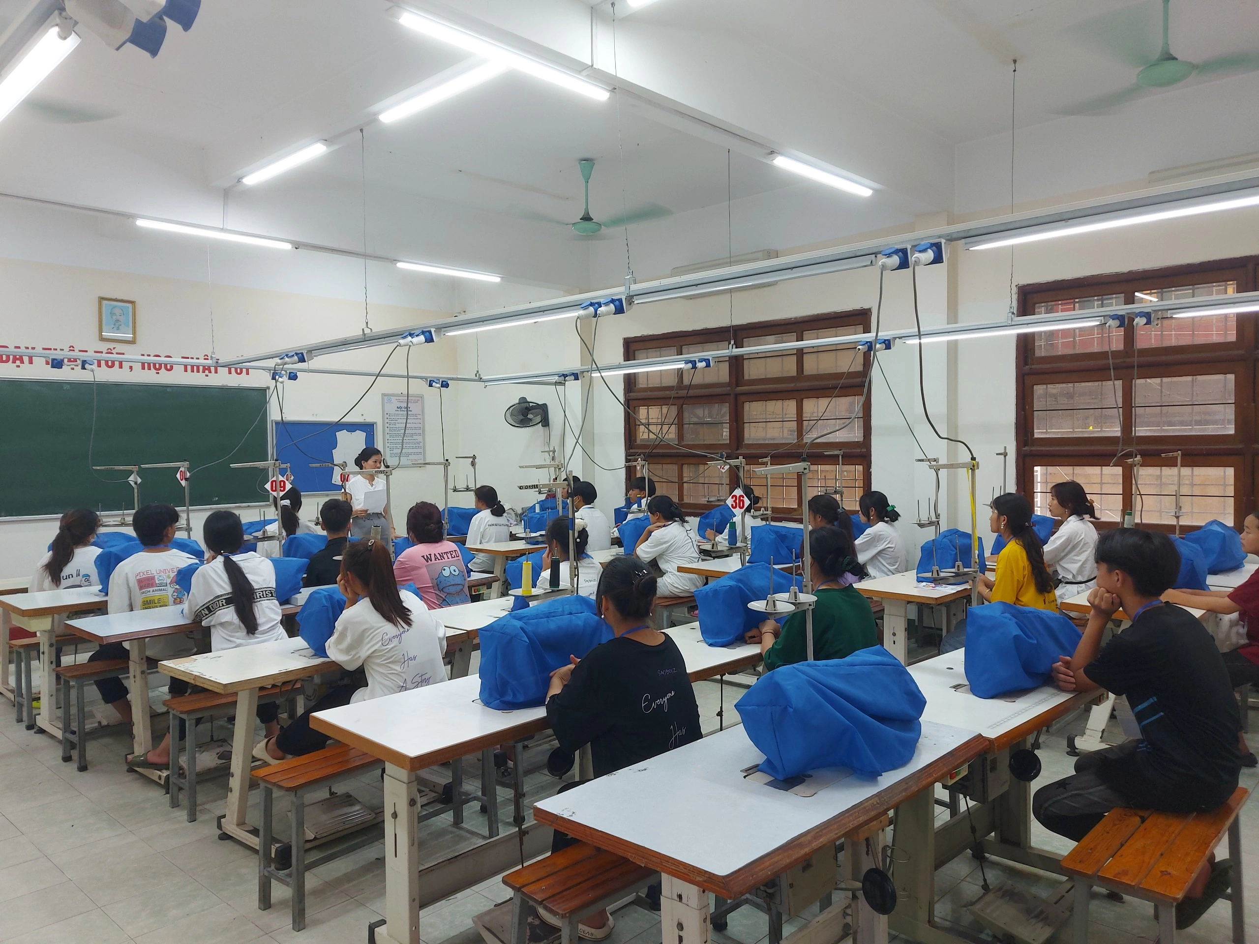 May 10 đón nhận sinh viên Trường Cao đẳng Cộng đồng Lai Châu về thực tập