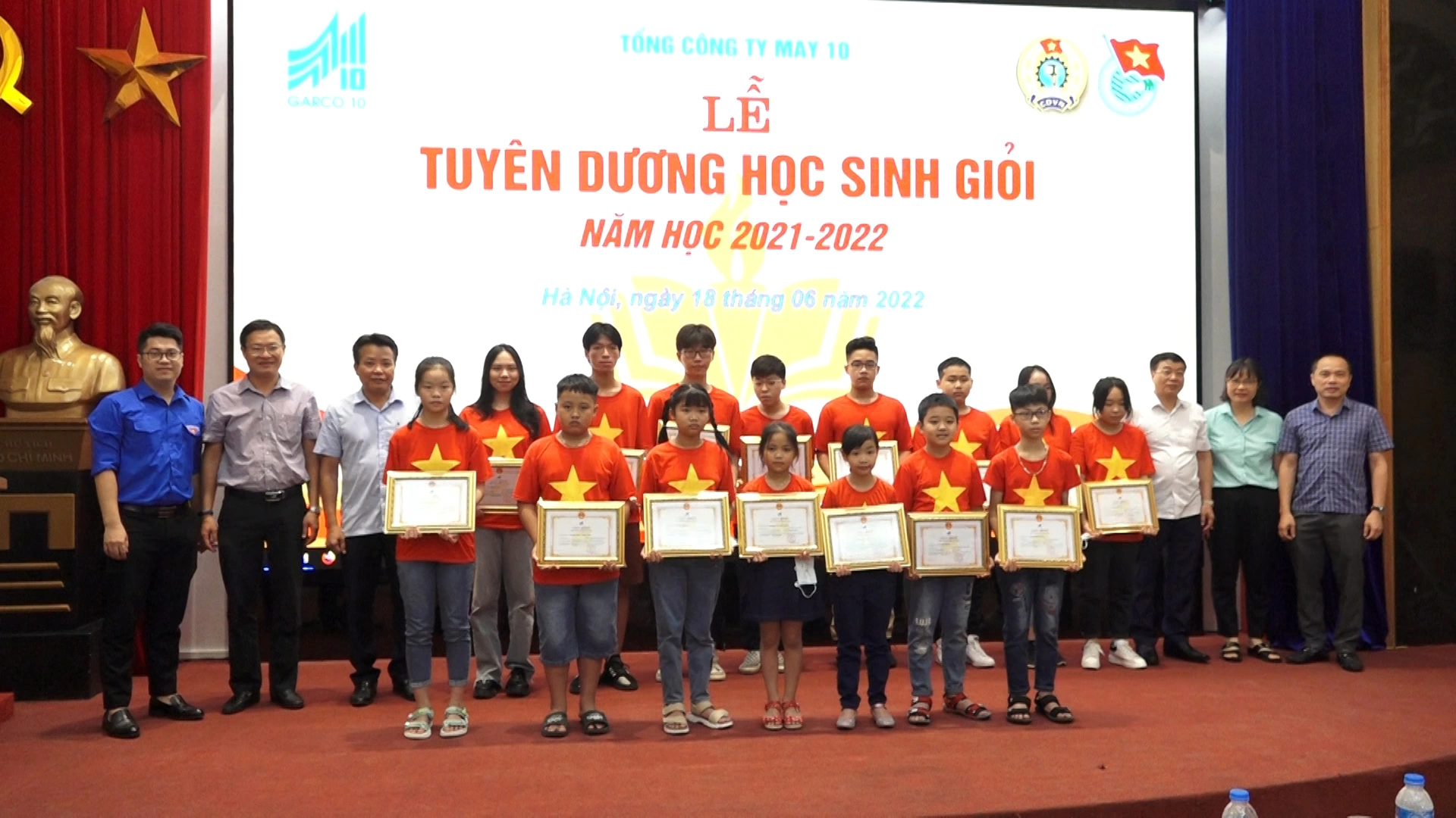 Tuyên dương các cháu học sinh giỏi năm học 2021-2022