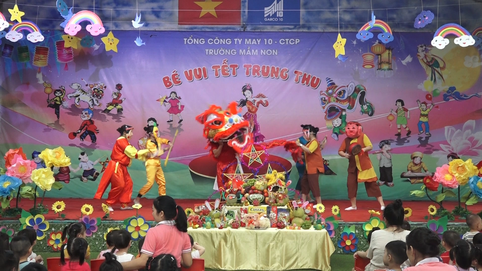 “Bé vui Tết Trung thu” tại Trường mầm non May 10