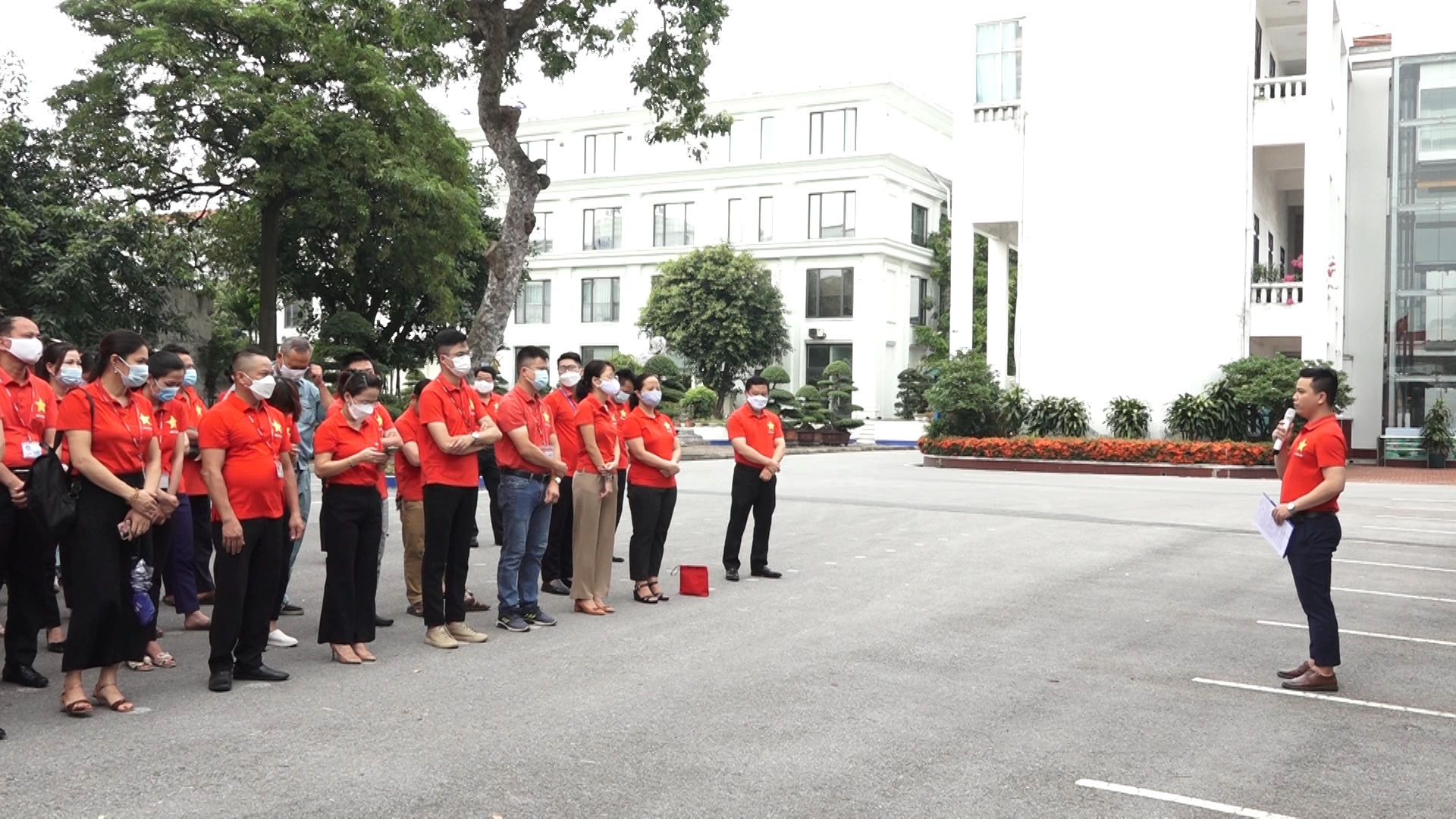 “Đối mặt với khó khăn – Cải tiến cách làm – Đáp ứng yêu cầu công việc”
