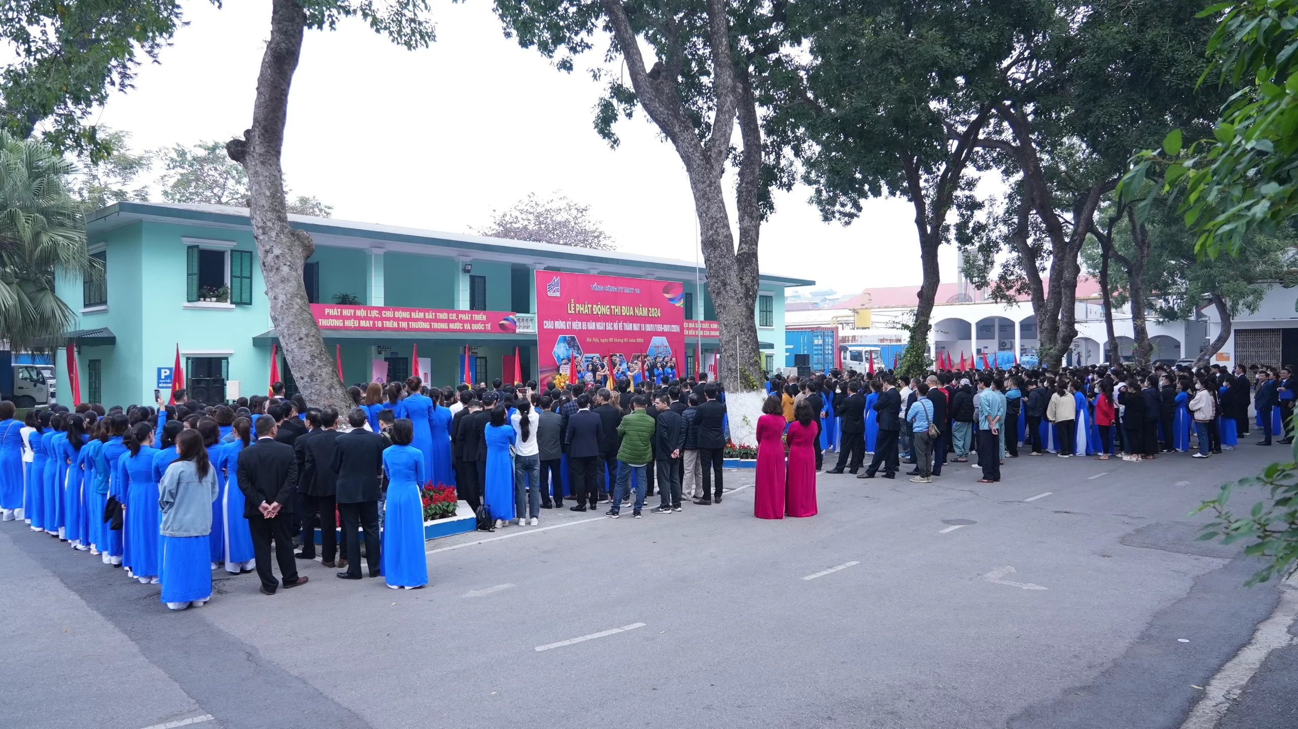 TCT May 10 long trọng tổ chức lễ phát động thi đua năm 2024, chào mừng kỷ niệm 65 năm ngày Bác Hồ về thăm