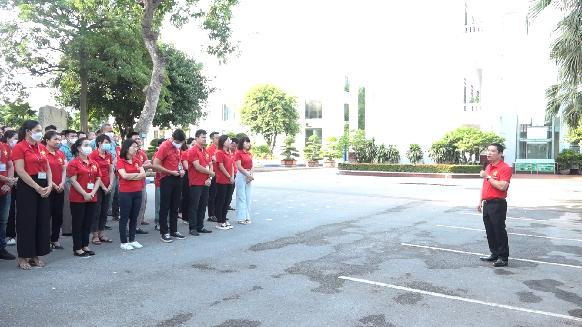 Nêu cao tinh thần tiết kiệm trong sản xuất, vượt qua giai đoạn khó khăn