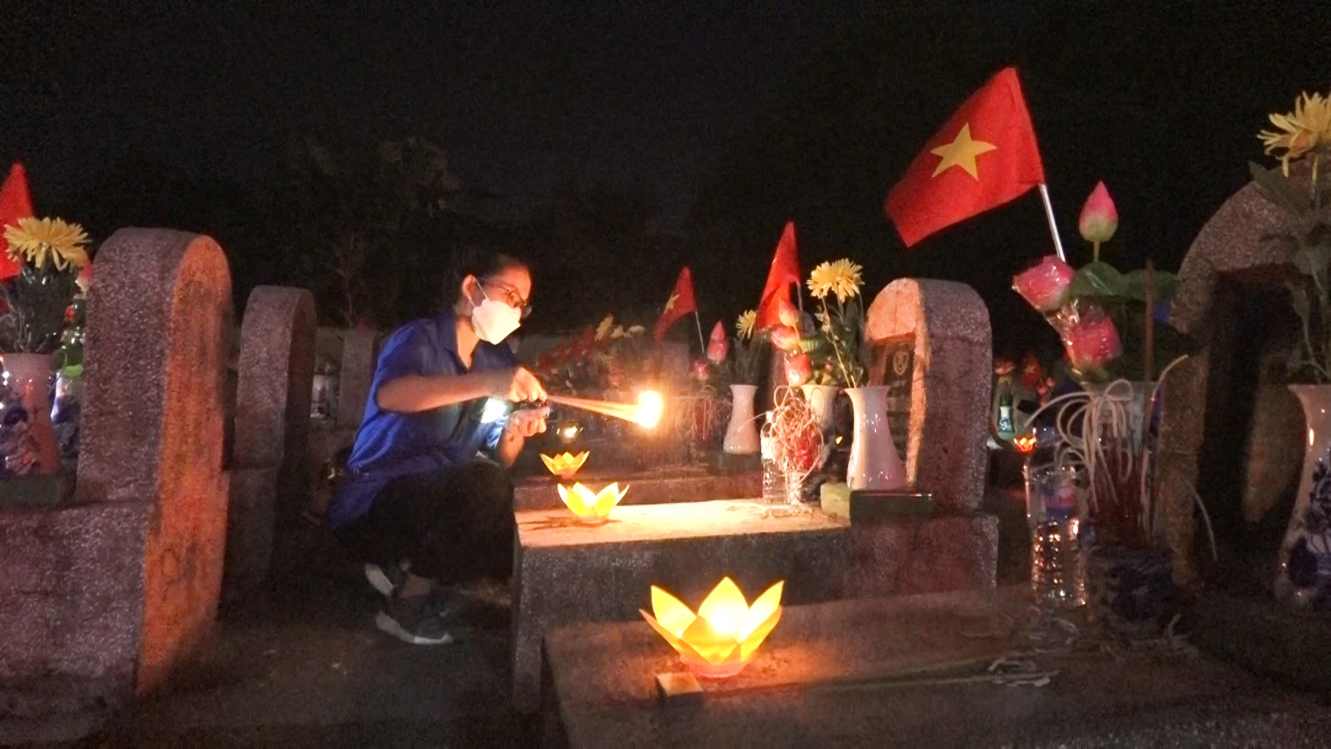 Đoàn Thanh niên Tổng Công ty May 10 thắp nến tri ân tưởng niệm các Anh hùng Liệt sỹ