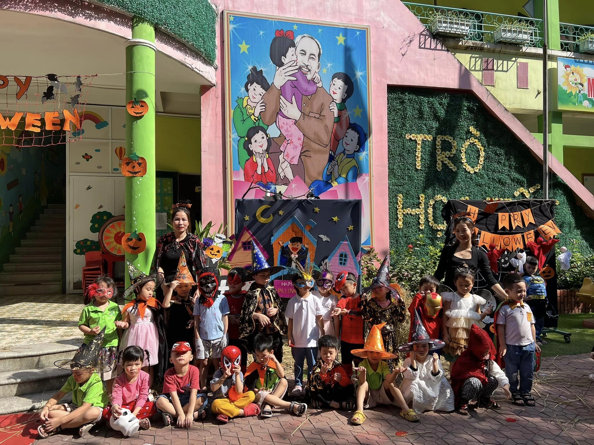 Mầm non May 10 tổ chức lễ hội Halloween vui vẻ và ý nghĩa cho các bé