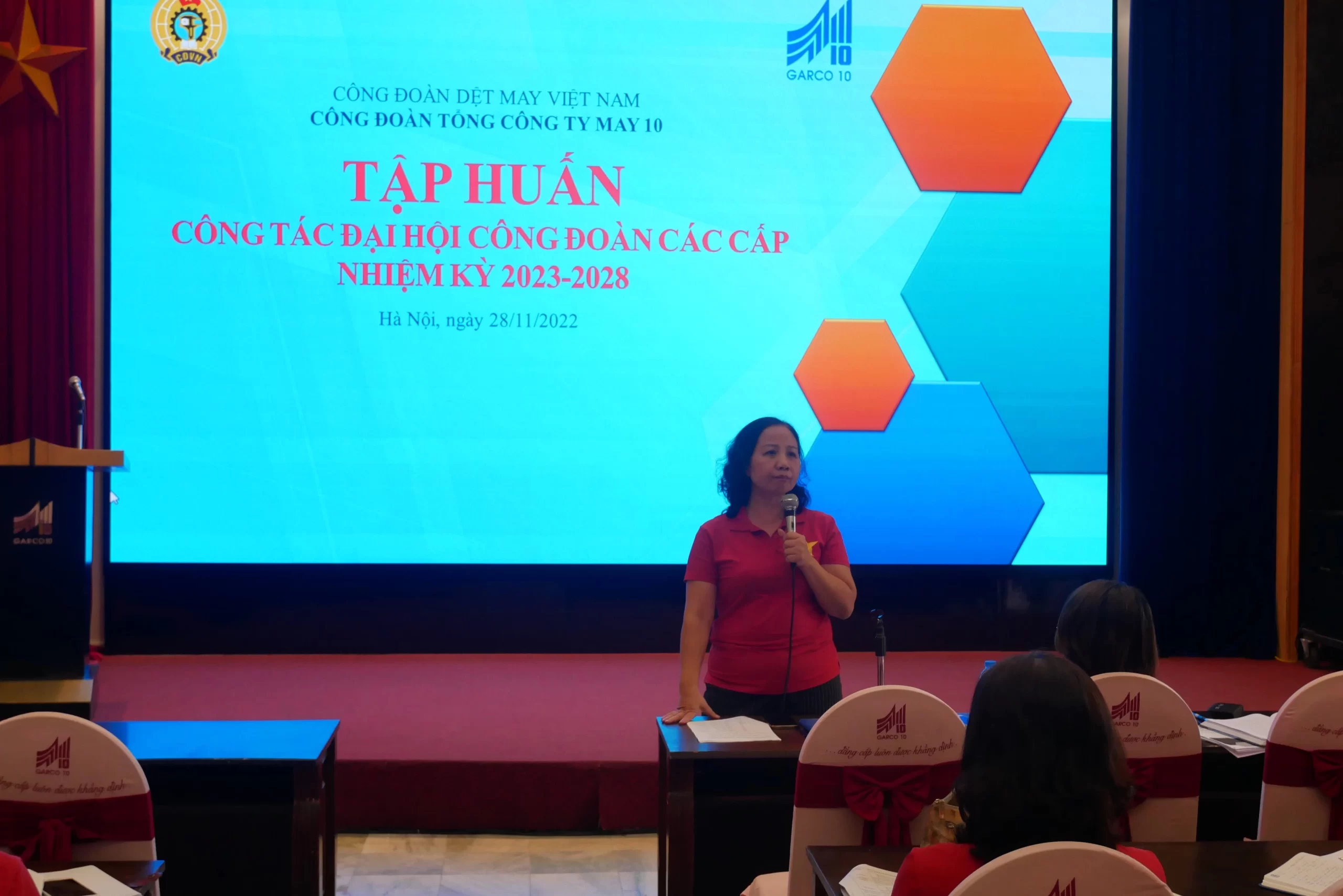 Công đoàn May 10 tổ chức Hội nghị tập huấn Đại hội Công đoàn các cấp nhiệm kỳ 2023-2028