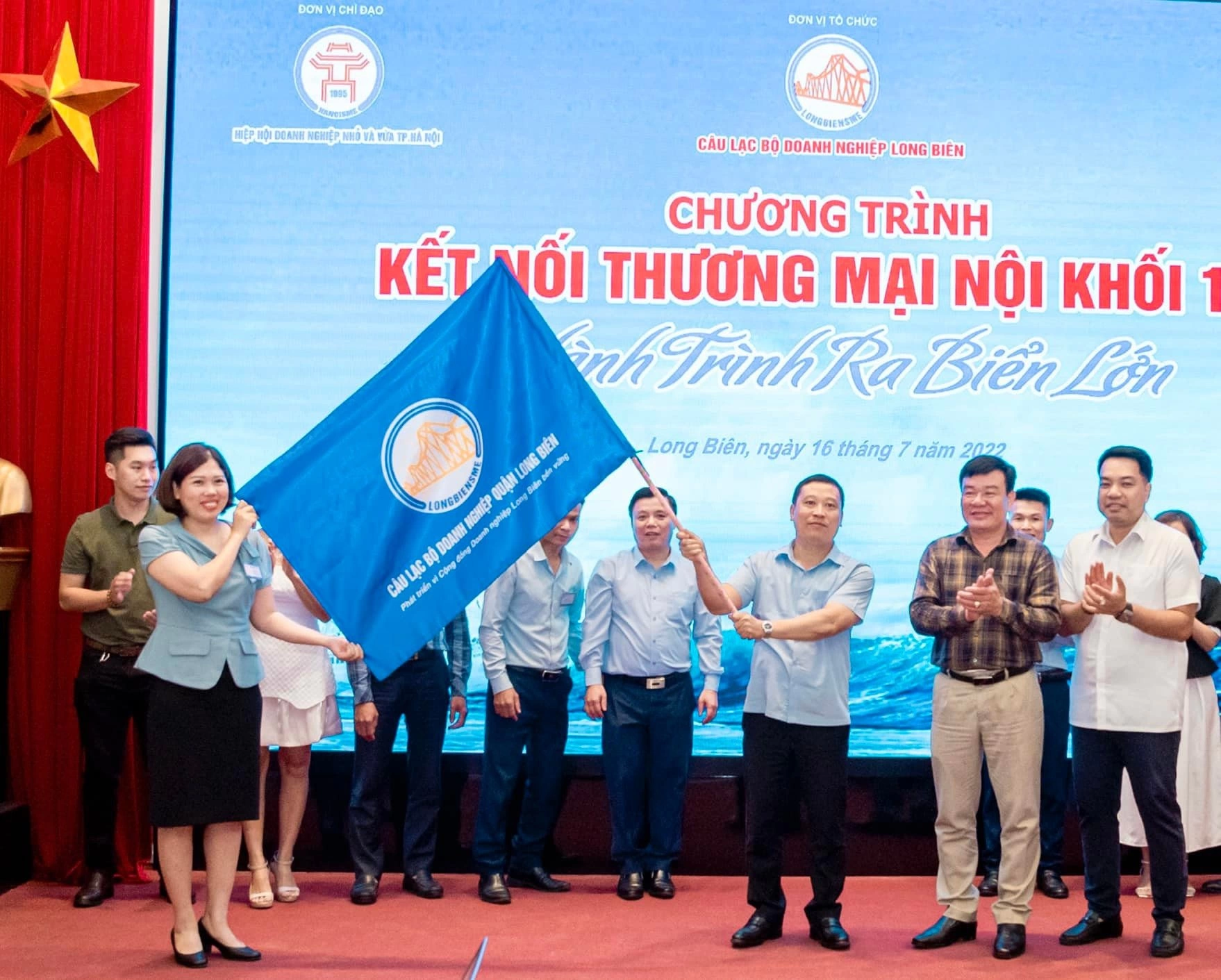 TGĐ May 10 được tín nhiệm đảm nhận vị trí Chủ tịch danh dự CLB Doanh nghiệp Long Biên