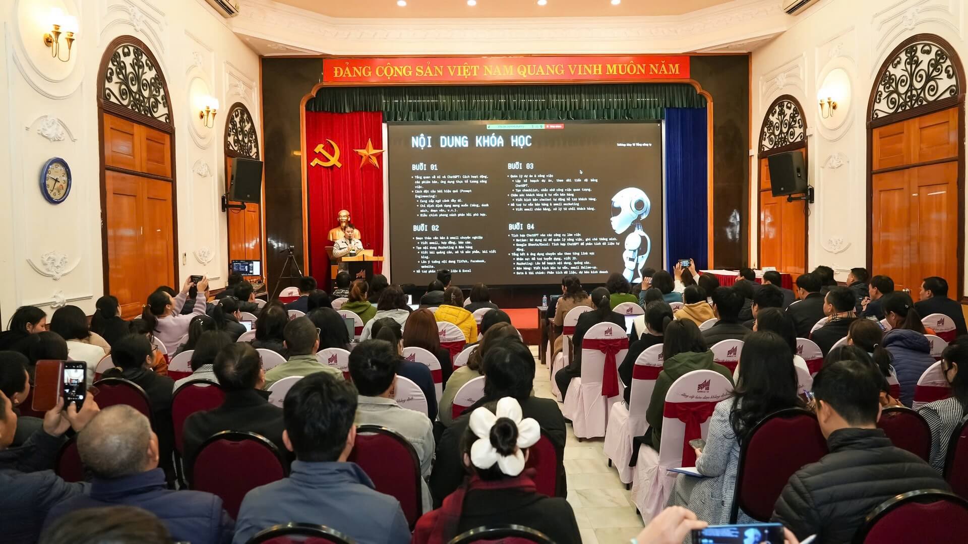 TCT MAY 10 ĐÀO TẠO ỨNG DỤNG AI TRONG CÔNG VIỆC