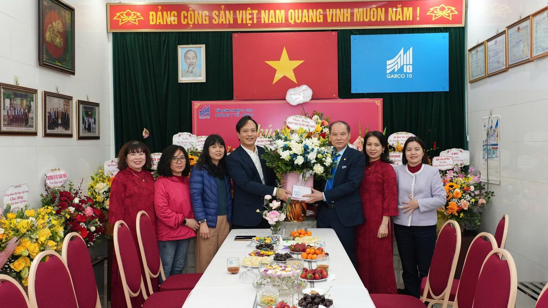 TRI ÂN NHỮNG NGƯỜI THẦY THUỐC TẬN TÂM CỦA TỔNG CÔNG TY MAY 10