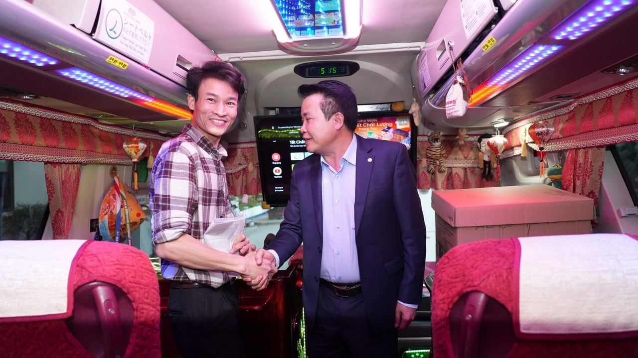 May 10 – “chuyến xe yêu thương” đưa người lao động về quê đón Tết