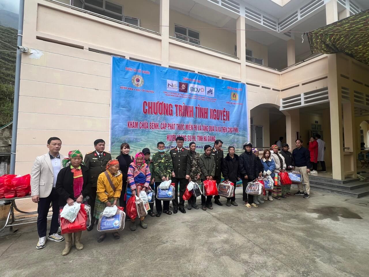 May 10 lan tỏa yêu thương qua chương trình “Vui xuân – làm việc thiện” 2025
