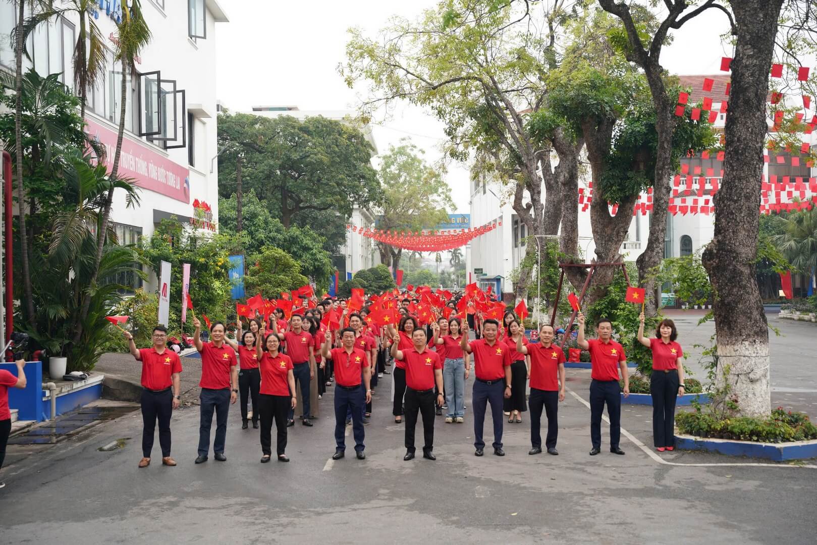 Tự hào 50 năm Thống nhất đất nước – Tiếp bước truyền thống May 10