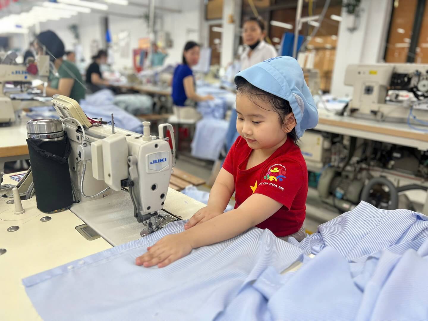 Các bé Trường Mầm non May 10 thăm quan TCT May 10