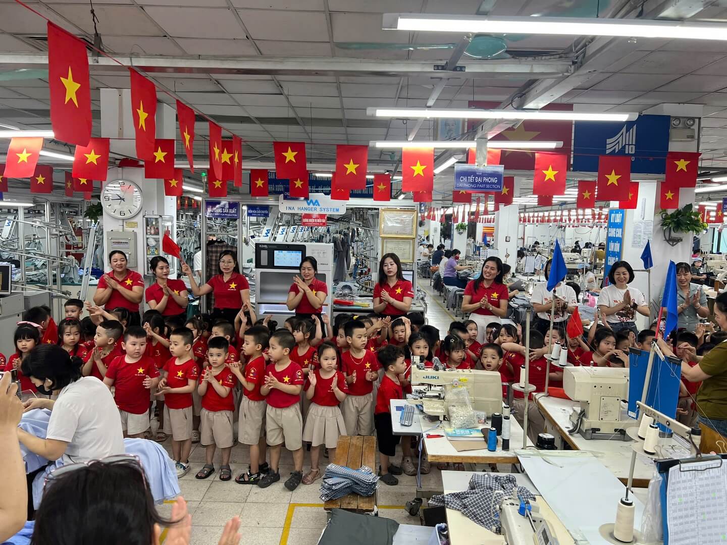 Các bé Trường Mầm non May 10 thăm quan TCT May 10
