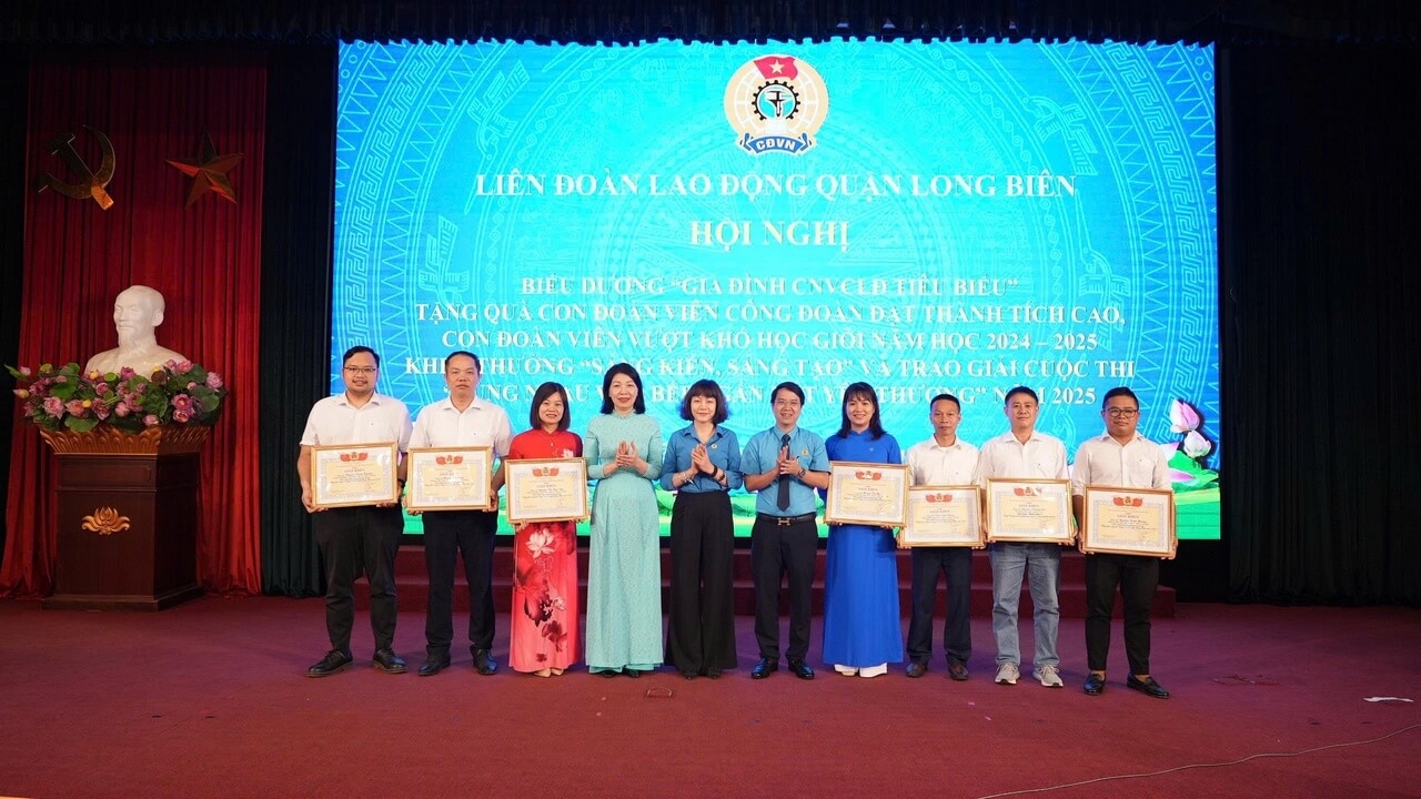 Người lao động May 10 được LĐLĐ quận Long Biên tôn vinh, khen thưởng