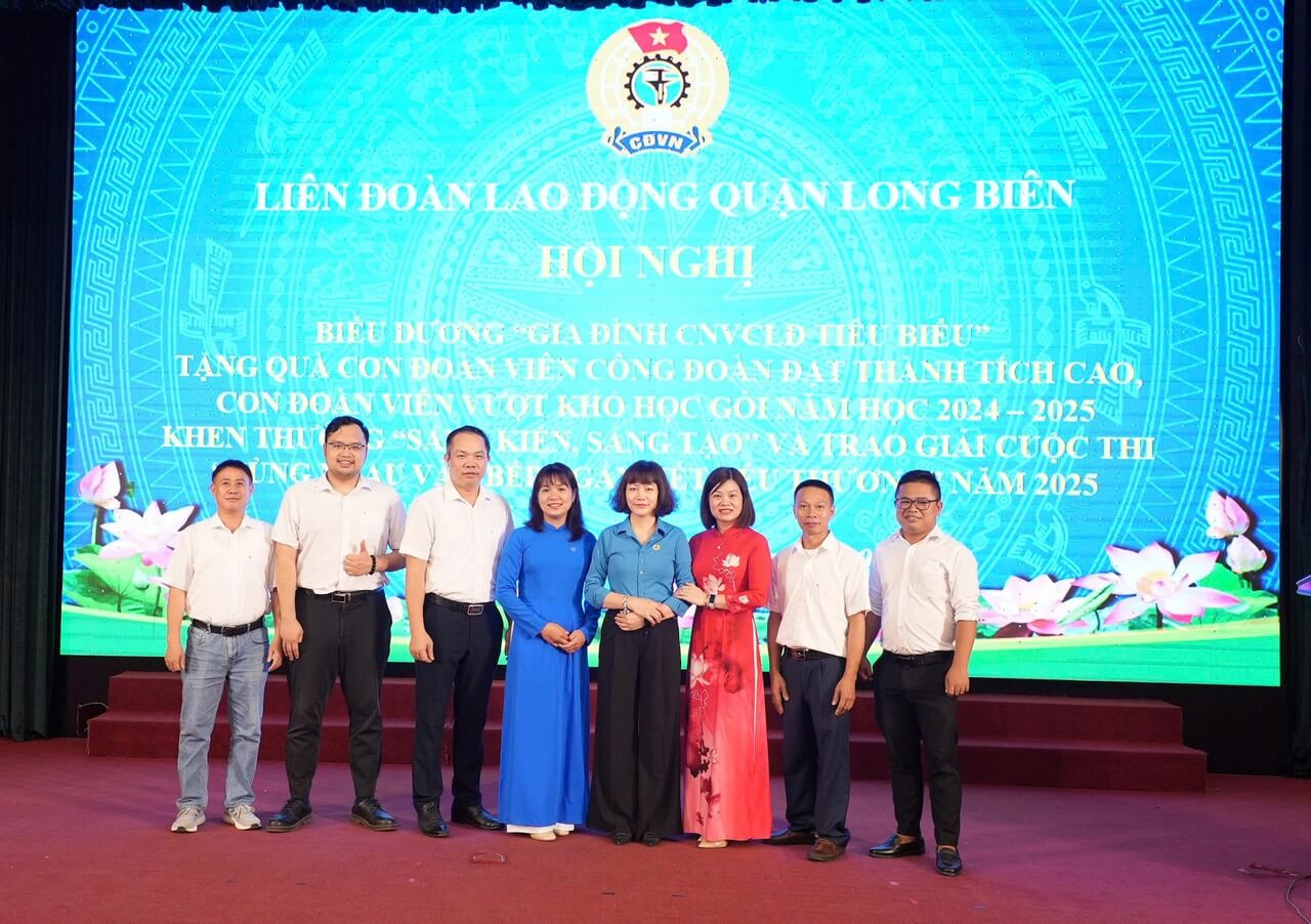 Người lao động May 10 được LĐLĐ quận Long Biên tôn vinh, khen thưởng