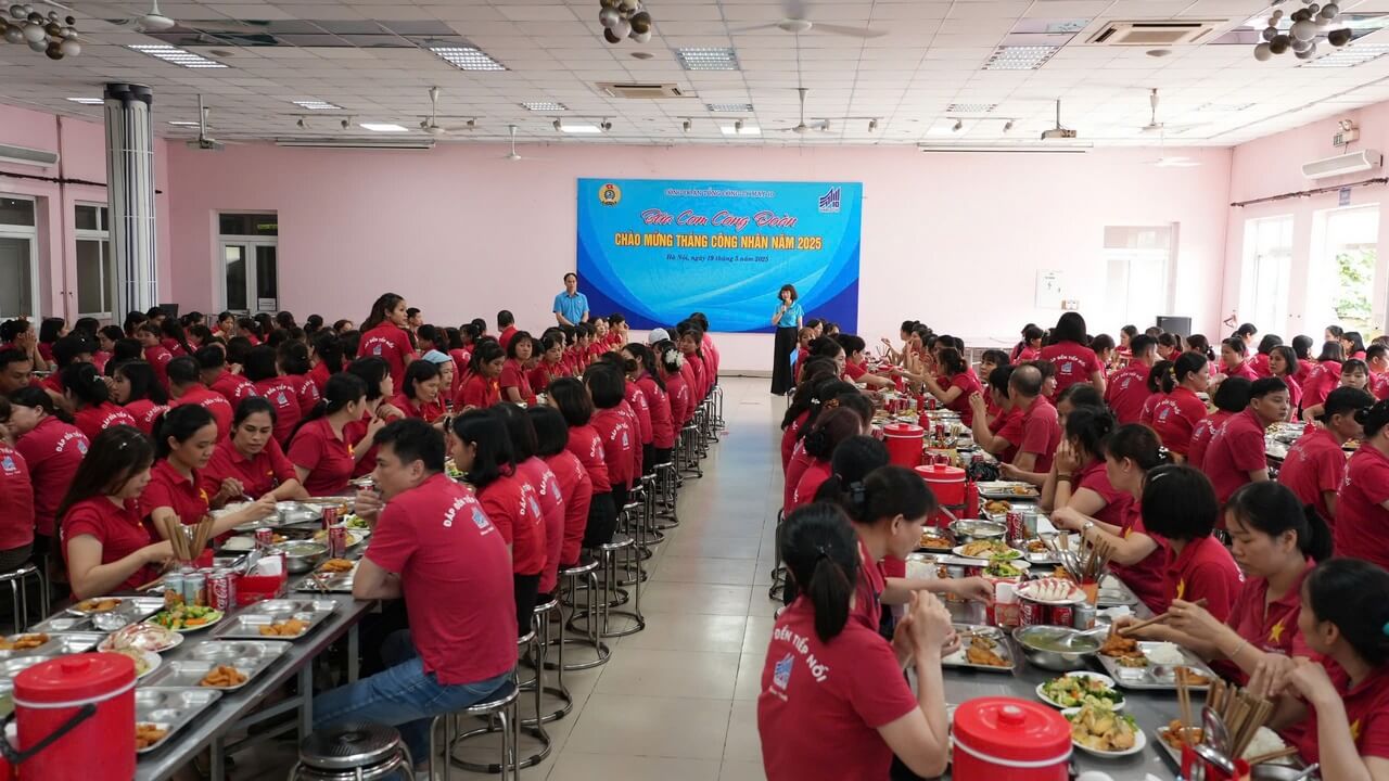 May 10: “Bữa cơm Công đoàn” Trọn vẹn tri ân, lan tỏa yêu thương trong Tháng Công nhân 2025