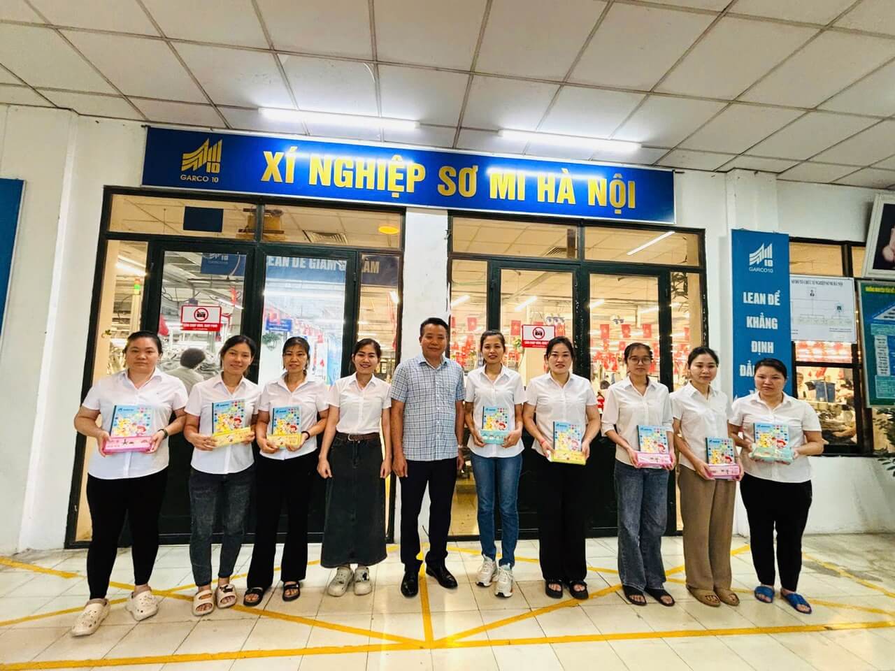 May 10 chăm lo Tết Thiếu nhi 1/6 cho con em CBCNV