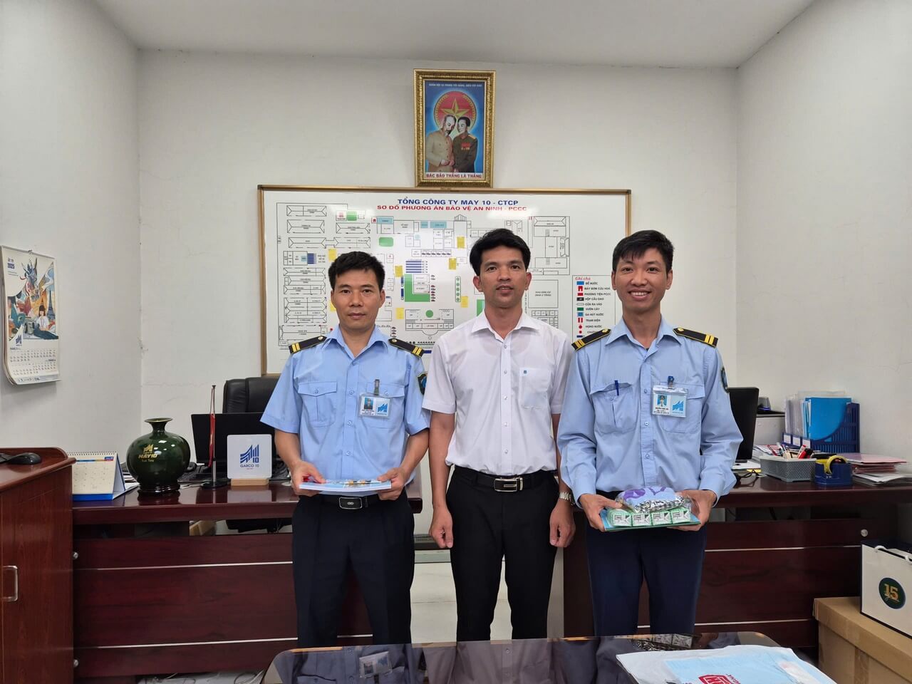 May 10 chăm lo Tết Thiếu nhi 1/6 cho con em CBCNV