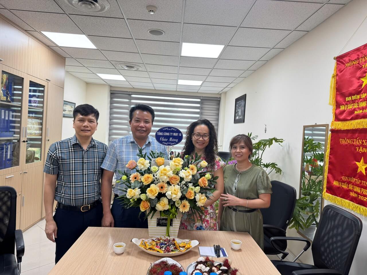 Tổng Công ty May 10 chúc mừng kỷ niệm 100 năm Ngày Báo chí Cách mạng Việt Nam
