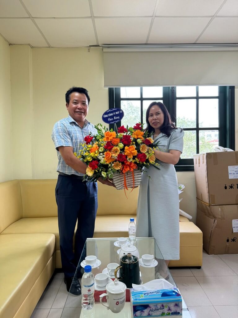 Tổng Công ty May 10 chúc mừng kỷ niệm 100 năm Ngày Báo chí Cách mạng Việt Nam