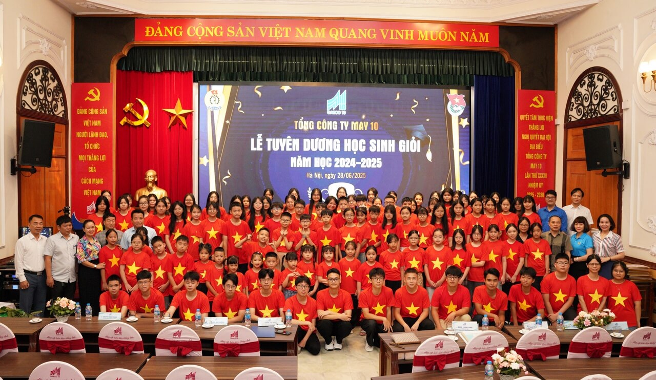 May 10 tổ chức lễ tuyên dương học sinh giỏi năm học 2024-2025