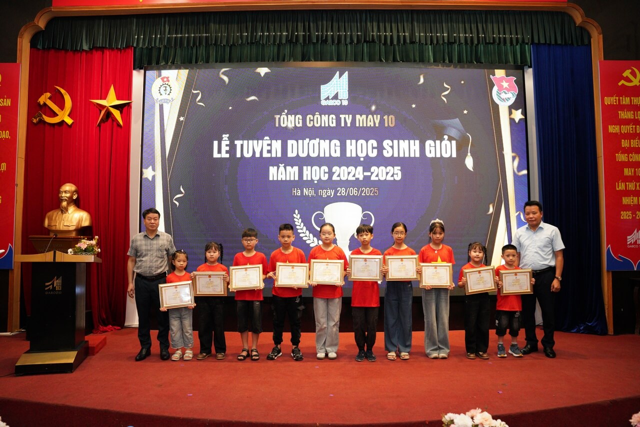 May 10 tổ chức lễ tuyên dương học sinh giỏi năm học 2024-2025