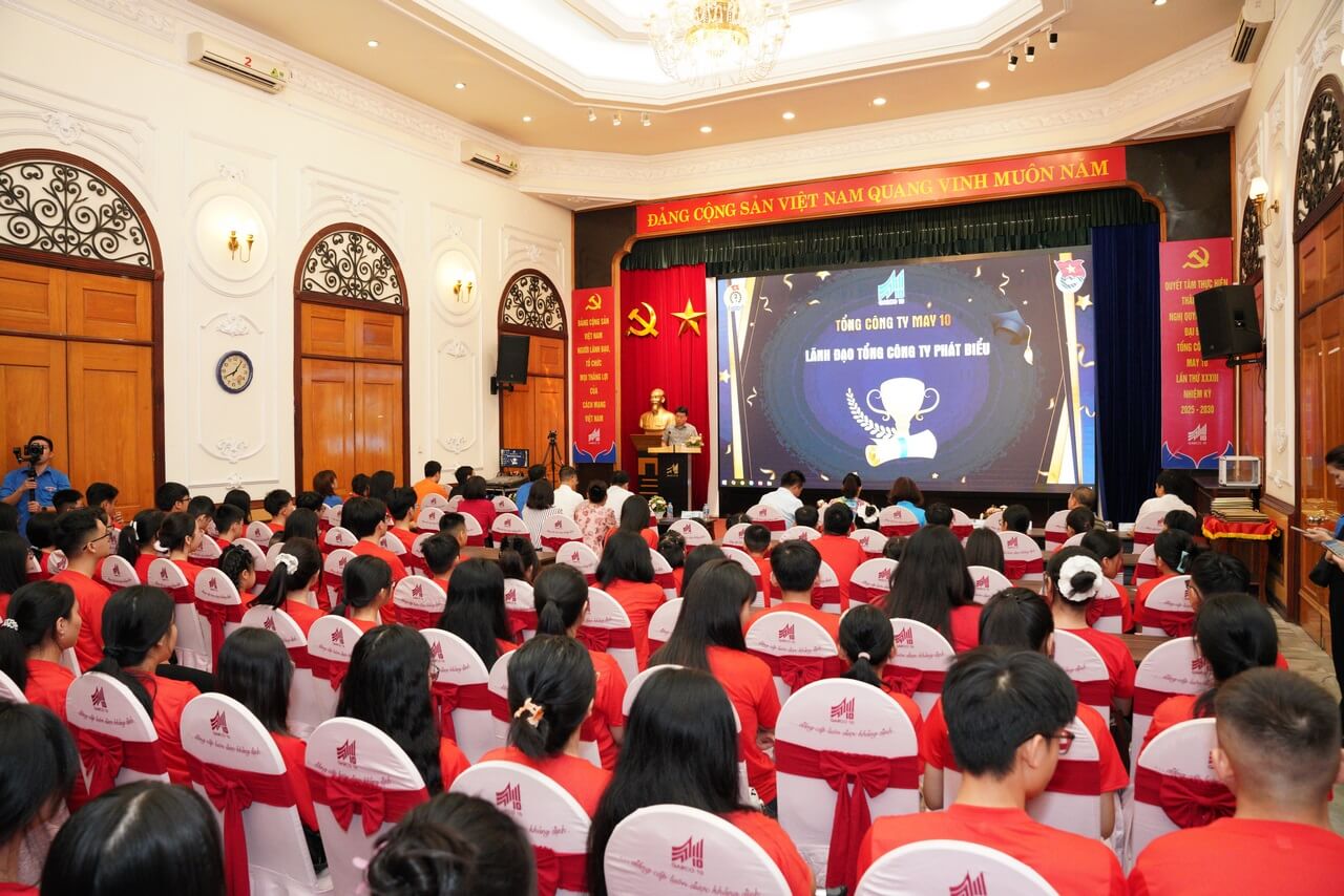 May 10 tổ chức lễ tuyên dương học sinh giỏi năm học 2024-2025
