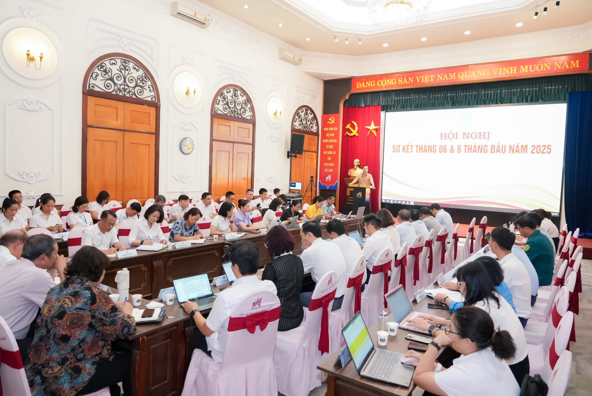 TCT May 10 sơ kết 6 tháng đầu năm 2025: Giữ vững đà tăng trưởng – Hướng tới phát triển bền vững