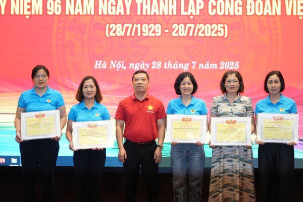 Công đoàn May 10 sơ kết hoạt động Công đoàn 6 tháng đầu năm 2025