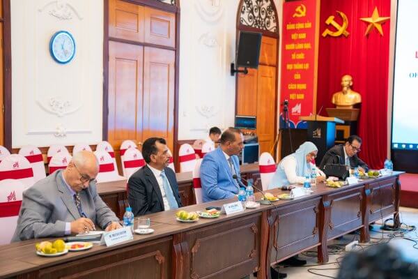 Đoàn đại biểu Liên hiệp Công đoàn Dệt May Ai Cập thăm và làm việc tại Tổng Công ty May 10