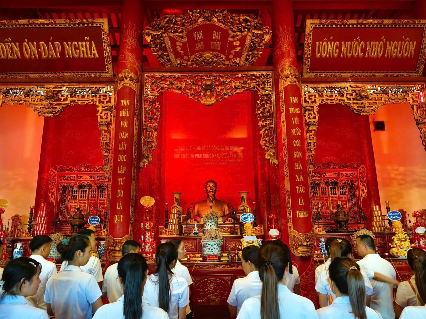 TCT May 10 tri ân thế hệ tiền nhân qua các hoạt động đền ơn đáp nghĩa